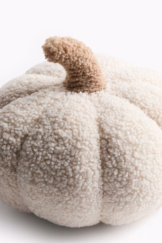 Плюшевая подушка в форме тыквы h&m
