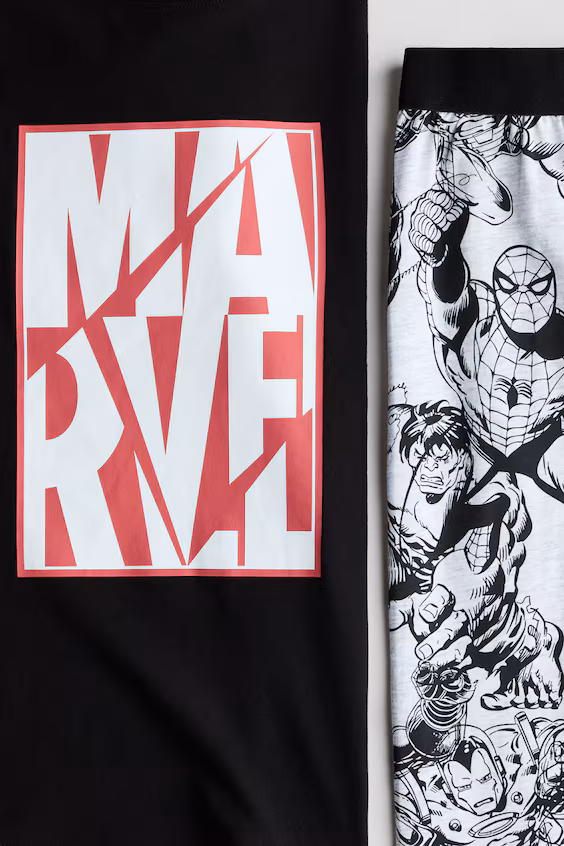 Хлопковая пижама с принтом marvel comics
