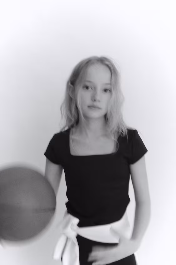 Спортивный топ с квадратным вырезом и технологией drymove™