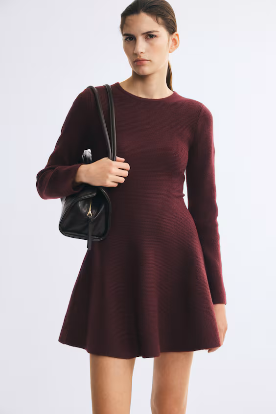 Платье из в рубчик с расклешенной юбкой h&m