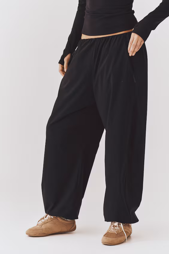 Теплые спортивные брюки с расклешенными штанинами h&m