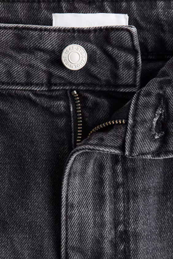 Джинсы mom slim fit с высокой талией и укороченным низом