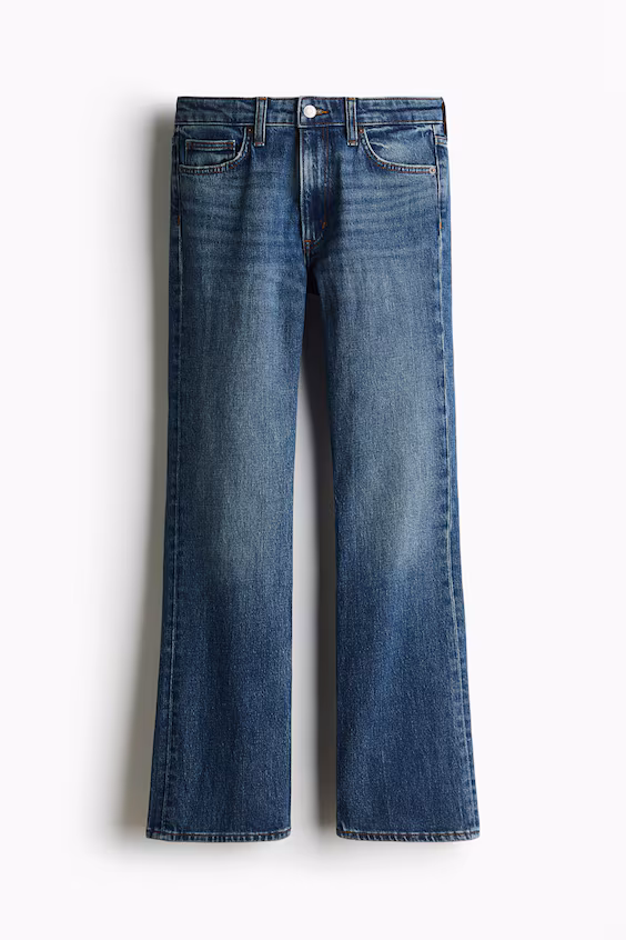 Джинсы bootcut с комфортной посадкой на талии