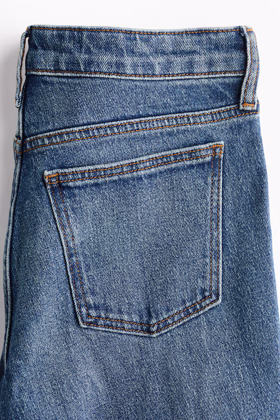 Джинсы bootcut с комфортной посадкой на талии