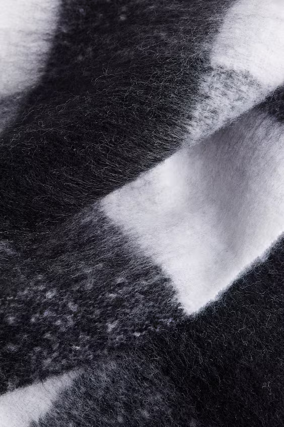 Шарф из мягкой ворсовой ткани