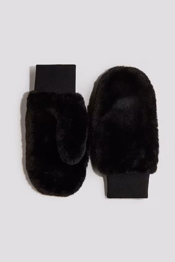 Пушистые перчатки с утепляющей подкладкой для большого пальца