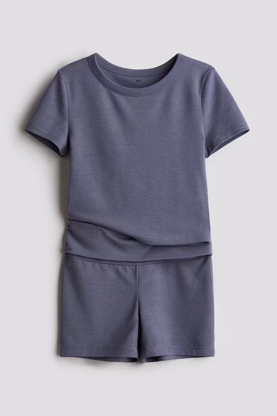 Комплект свитшота и шорт