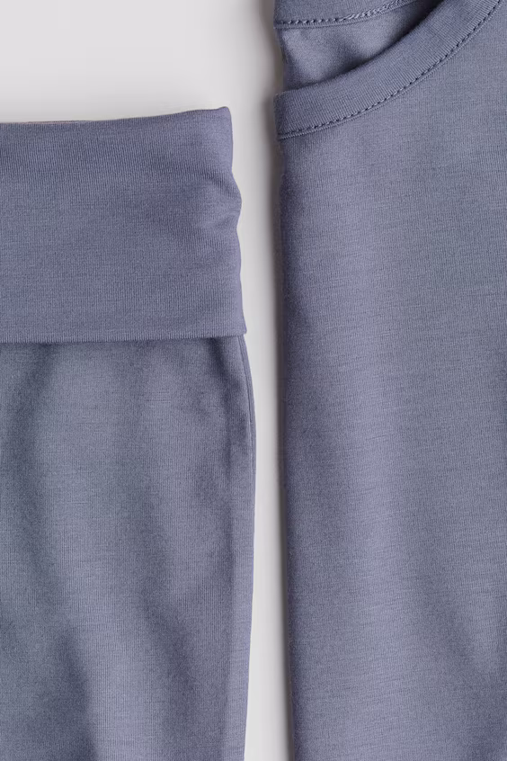 Комплект свитшота и шорт