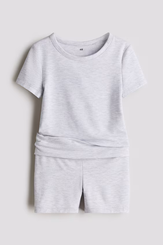 Комплект: свитшот и шорты