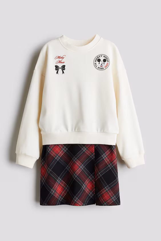 Conjunto из свитера и юбки