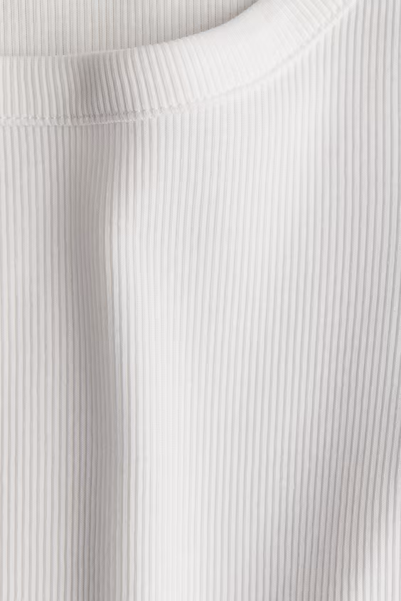 Свитер из мягкого рубчика