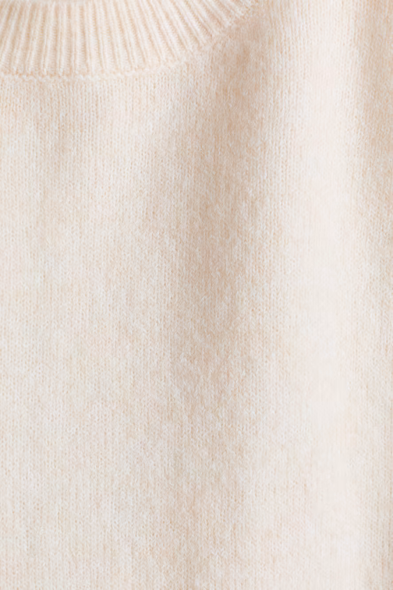 Свитер свободного кроя