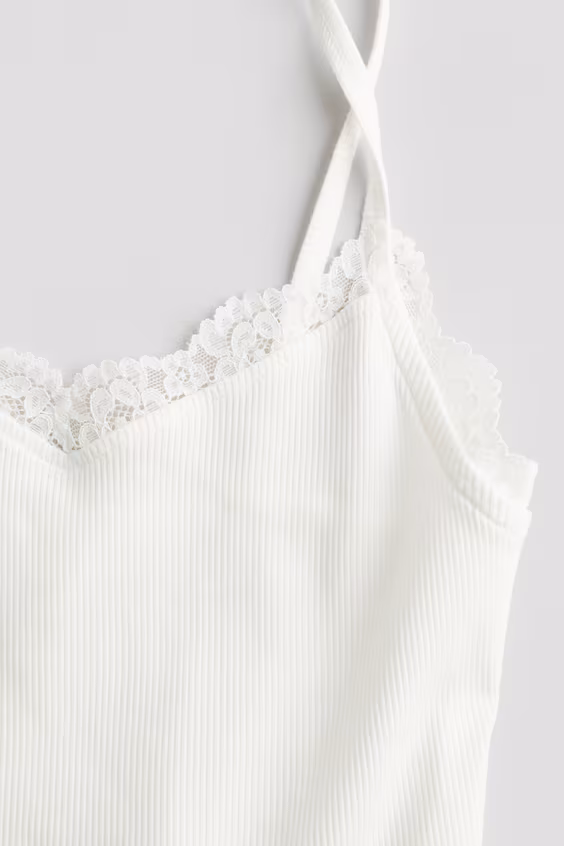 Топ без рукавов с кружевом