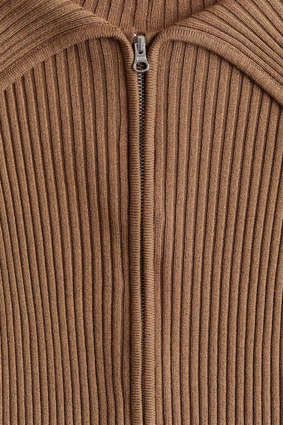 Пальто с обнаженными плечами