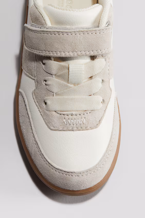 Кроссовки из кожи