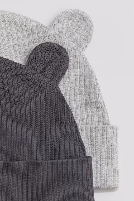 Набор из 2 шапок в рубчик с деталями ушек