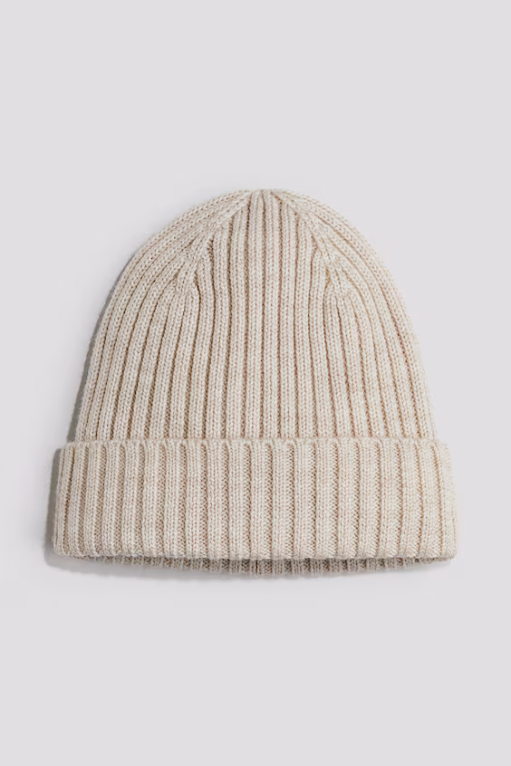 Шапка из шерсти