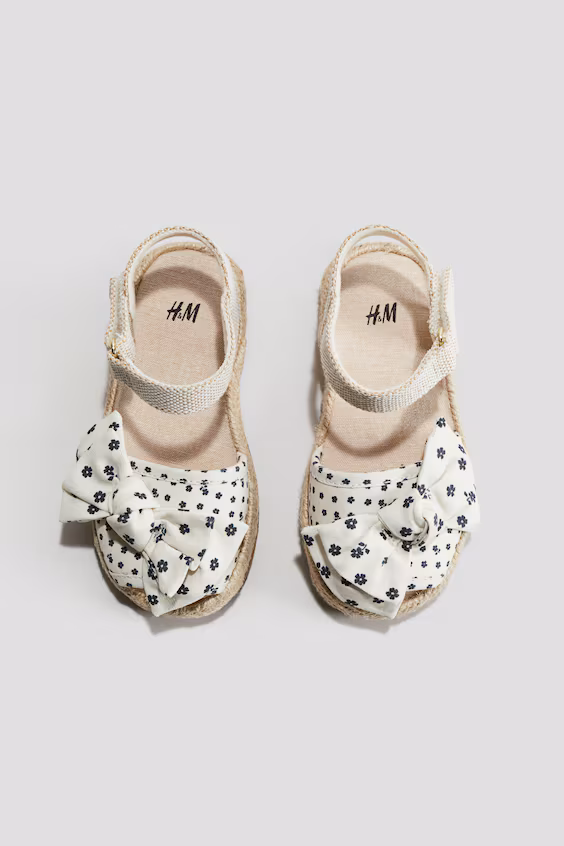 Сандалии с застежкой на щиколотке