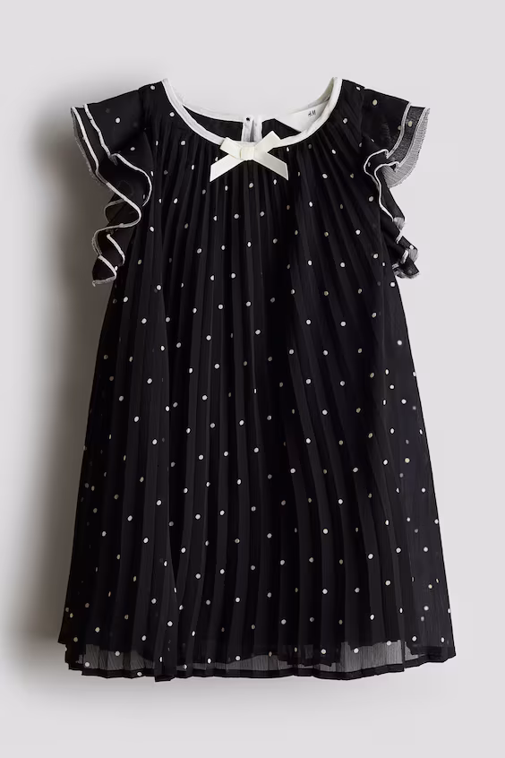 Платье а-силуэта с рельефами