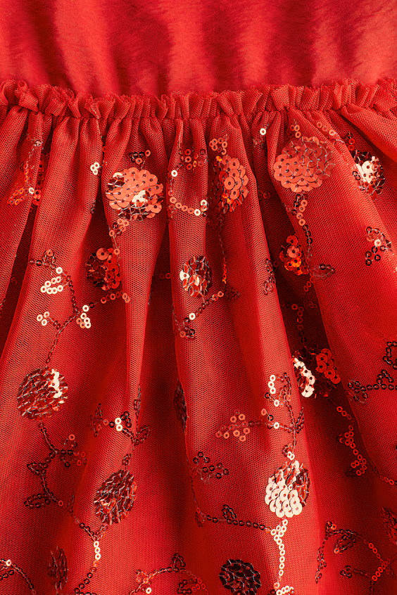 Платье с юбкой из тюля