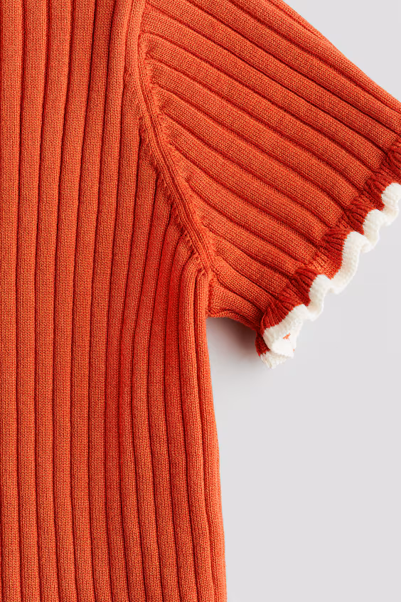 Свитер из рубчиковой ткани