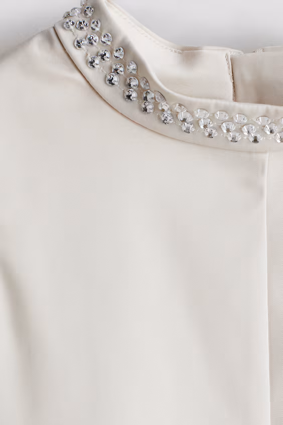 Платье линии а с деталями из страз