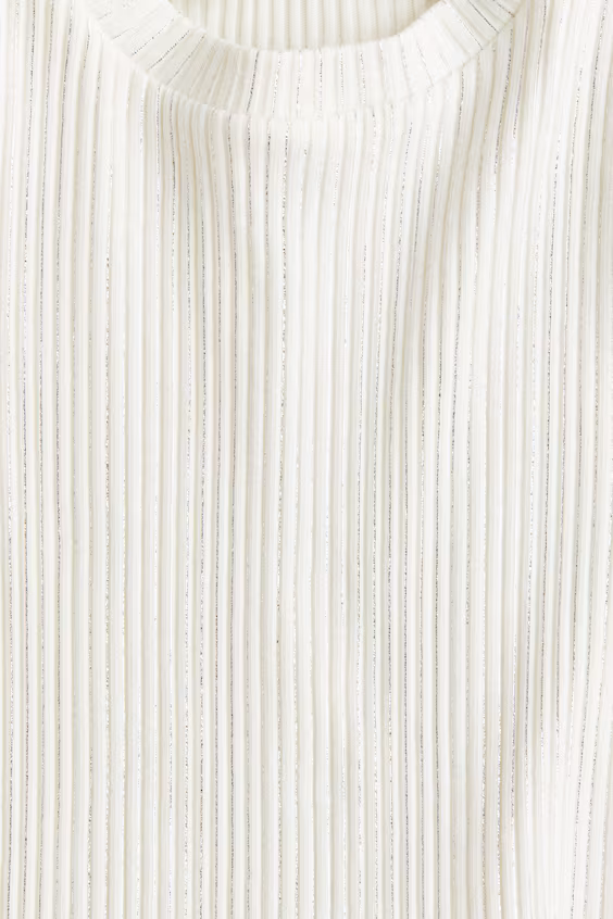 Свитер из футбольной ткани с расклешенными рукавами