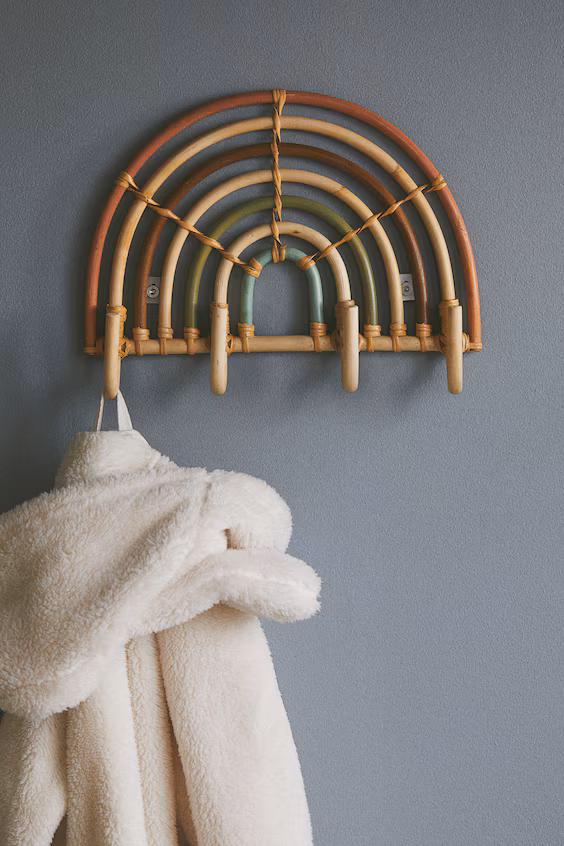 Вешалка для стены радуга