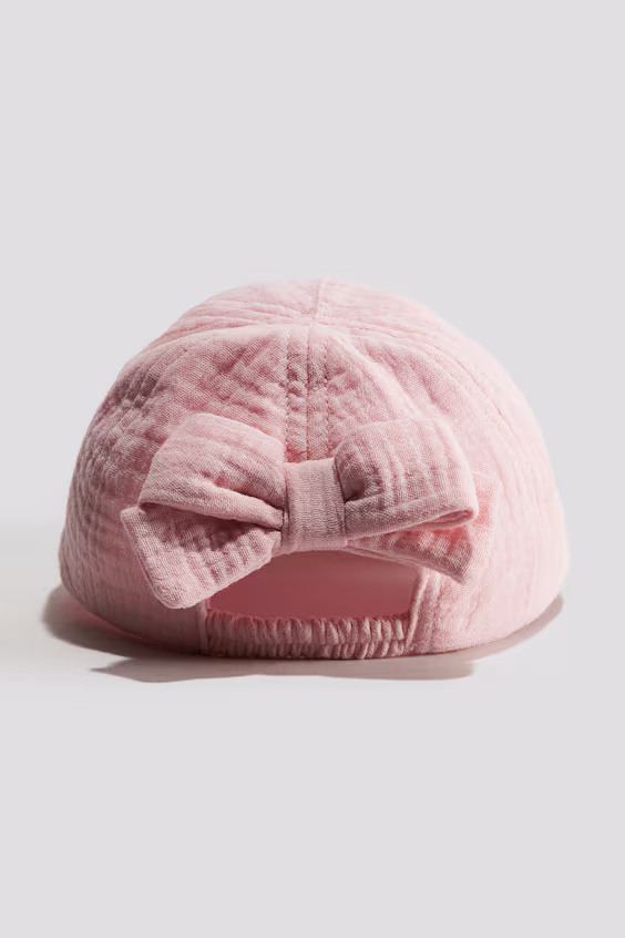 Бейсболка из муслина с бантом