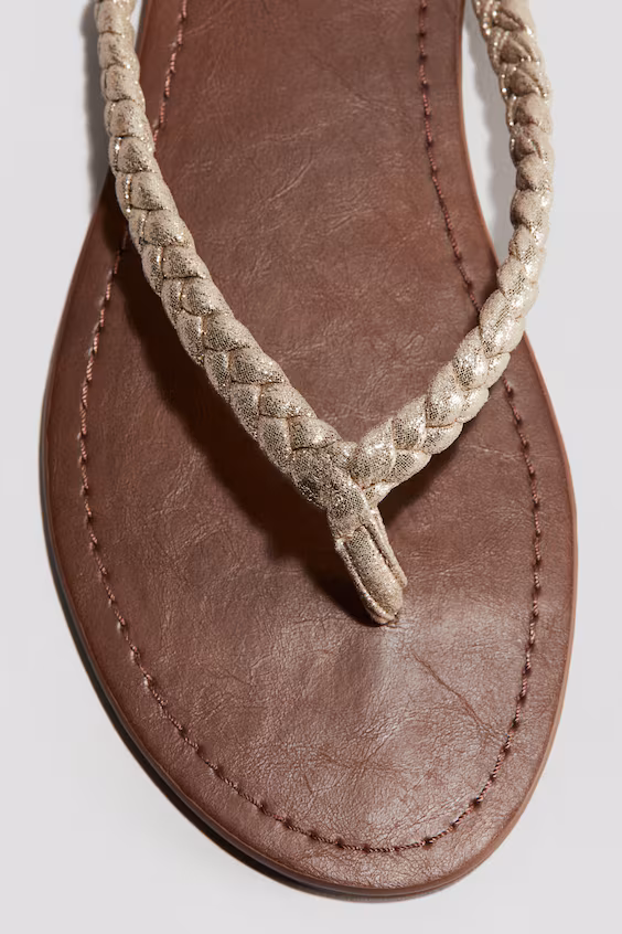 Шлепанцы с застежкой на палец