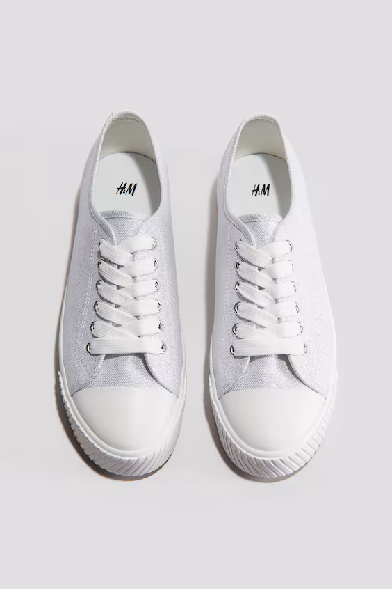 Сияющие кроссовки