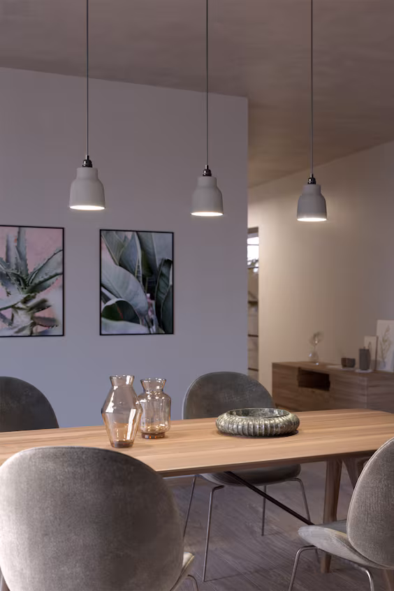 Лампа с абажуром-вазой