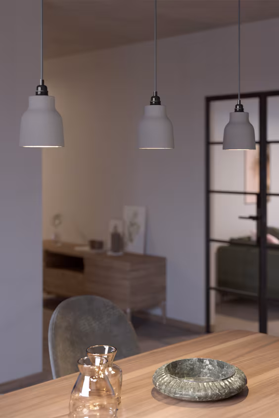 Лампа с абажуром-вазой