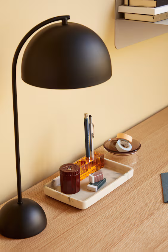 Настольная лампа form