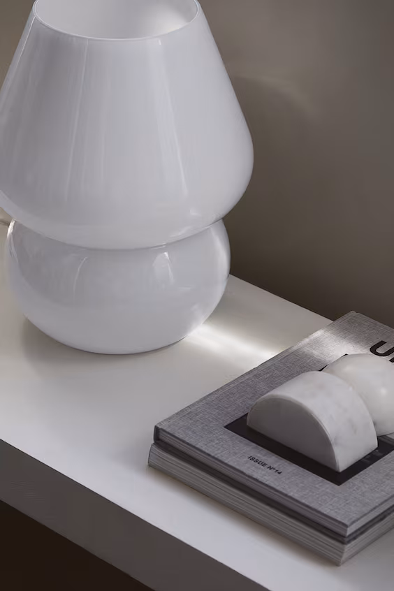 Большая настольная лампа из стекла