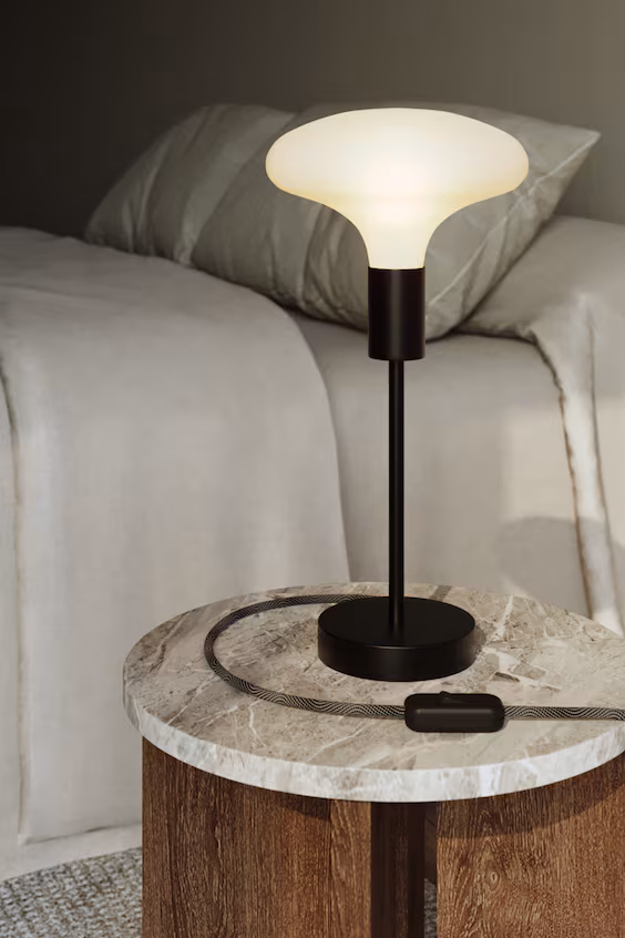 Настольная лампа из металла со светодиодной лампой