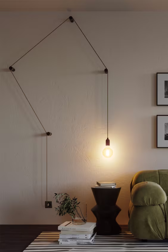 Деревянный настенный светильник с лампой