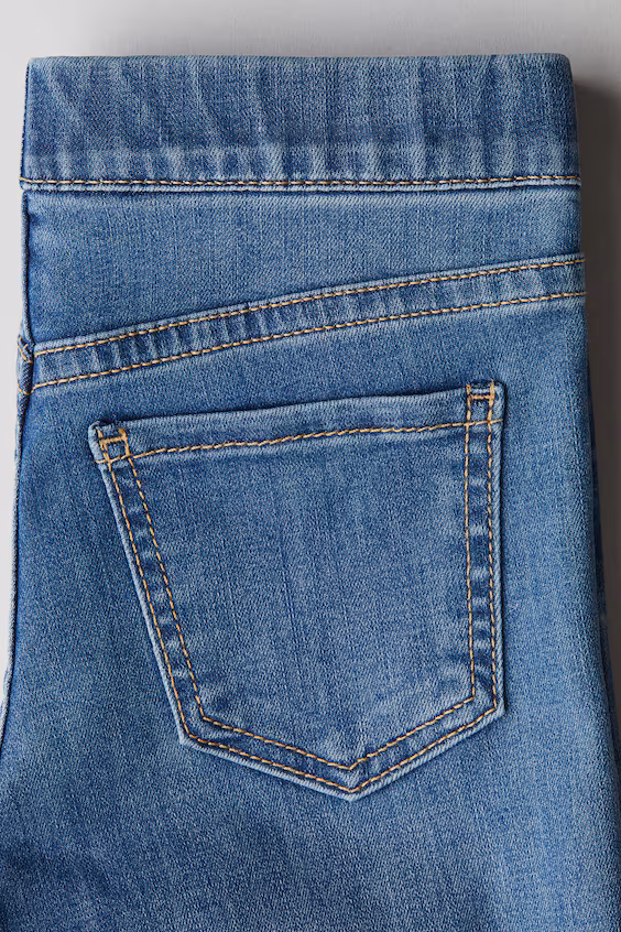 Джинсы широкого покроя