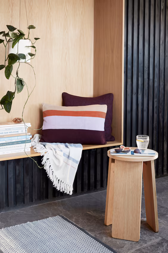 Треснувшая скамейка