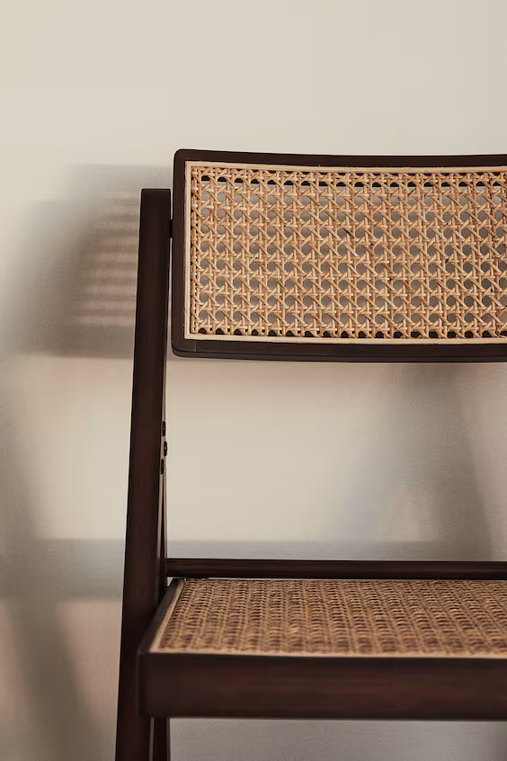 Складное кресло из дерева