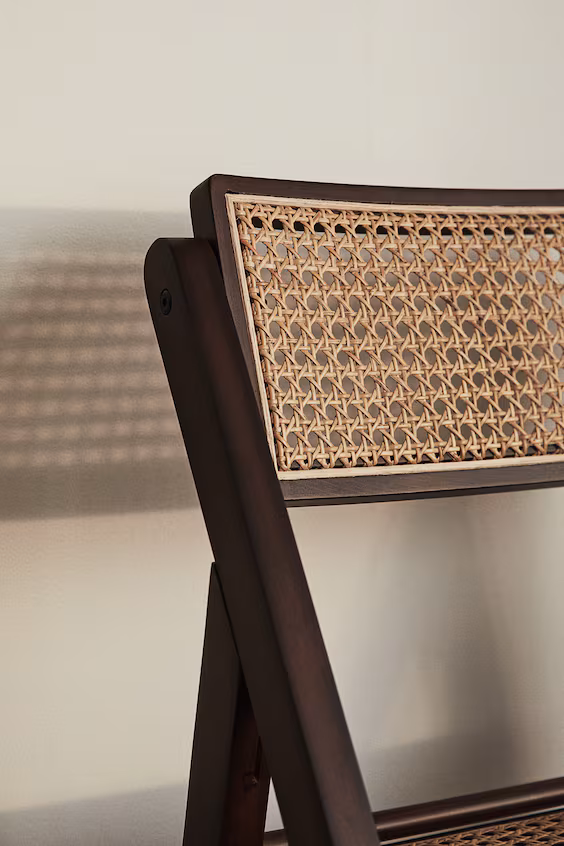 Складное кресло из дерева