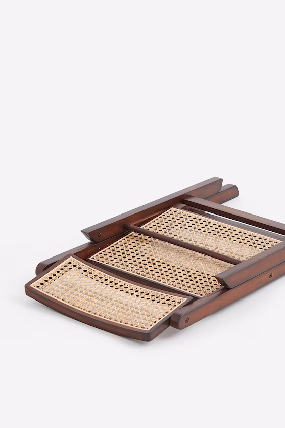 Складное кресло из дерева