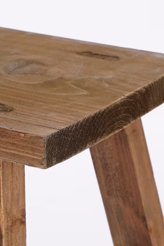 Банк из переработанного дерева