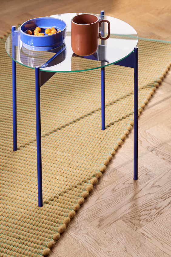 Маленький боковой столик beam