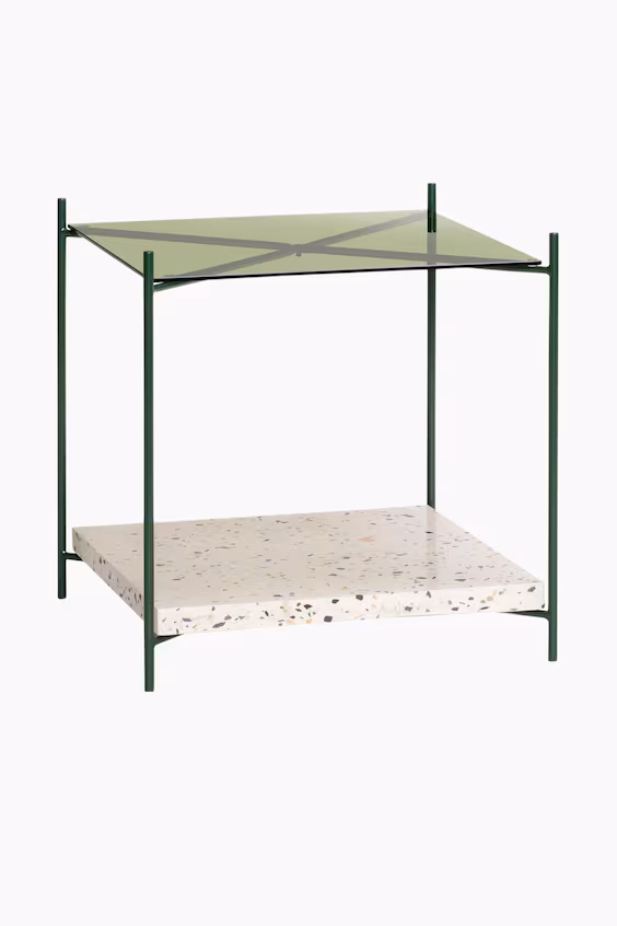 Маленький столик для предметов