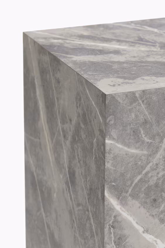 Квадратный пьедестал