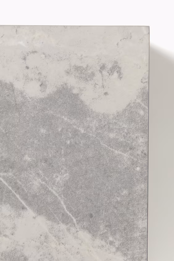 Квадратный пьедестал