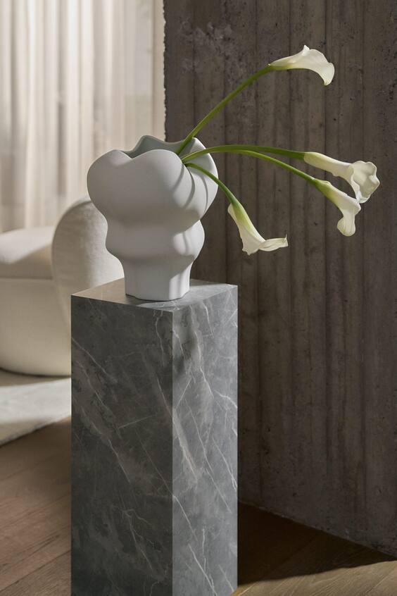 Квадратный пьедестал