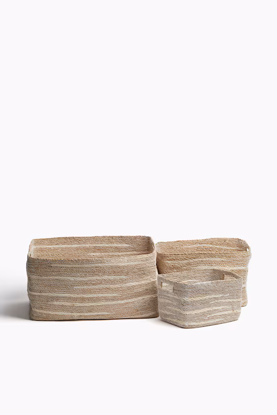 Маленькая корзина для хранения из морской травы