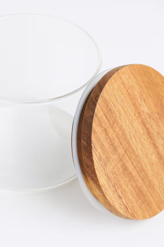 Банка из стекла с крышкой